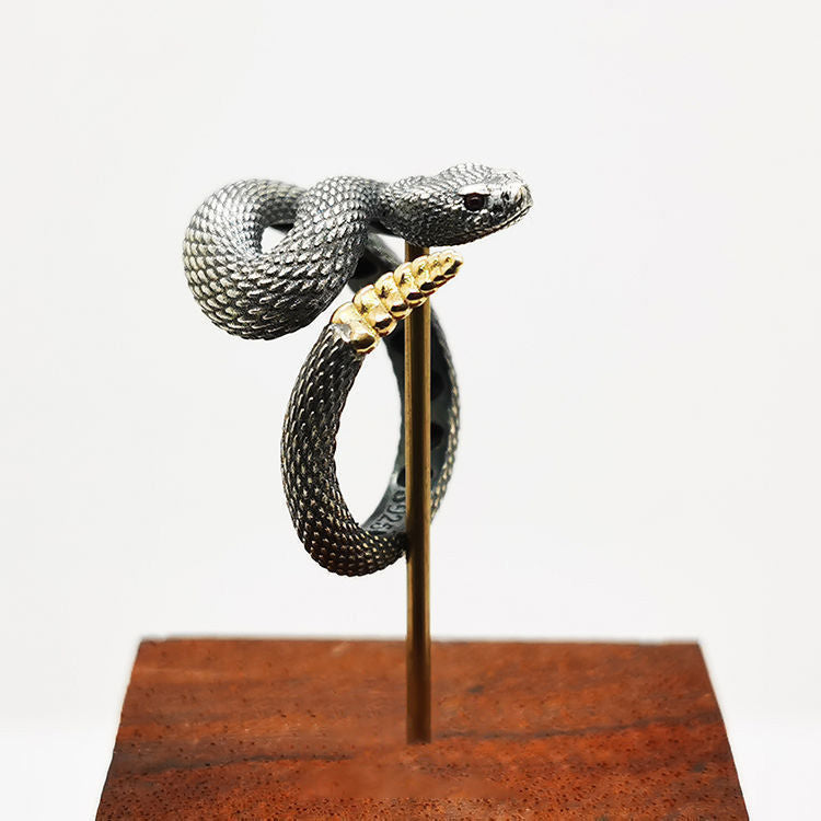 Black gold tail